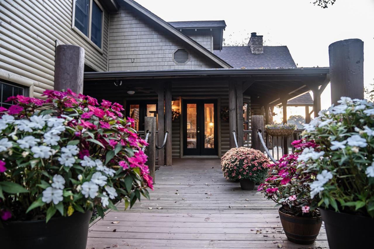 River Wellness Lodge Kingston Екстериор снимка