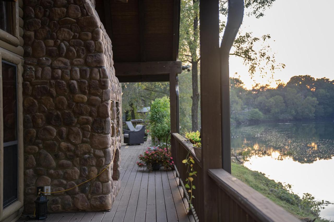 River Wellness Lodge Kingston Екстериор снимка